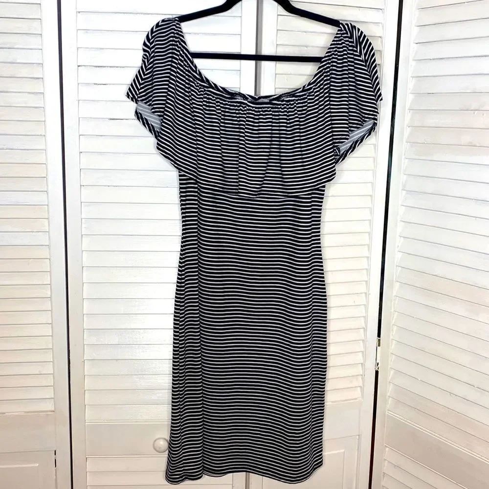 🖤Black and White striped Dress 🖤